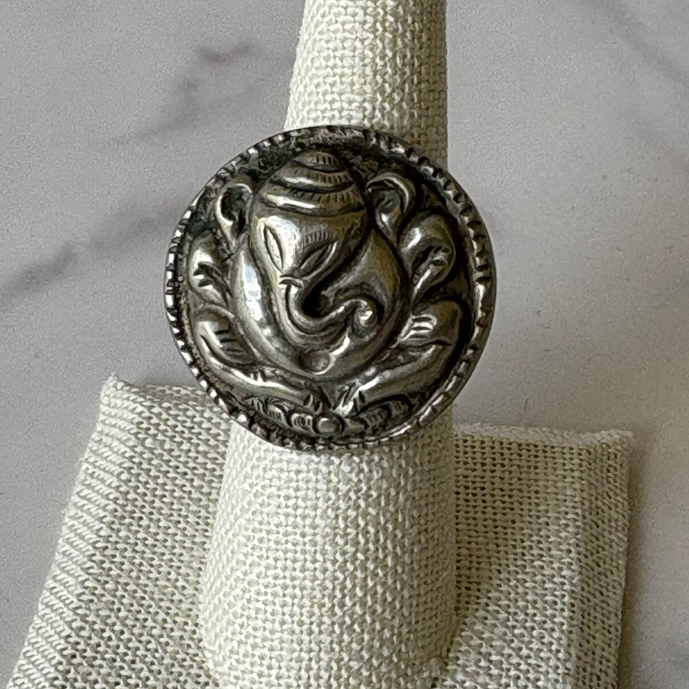 Ganesha Blessings Statement Ring – Size 8